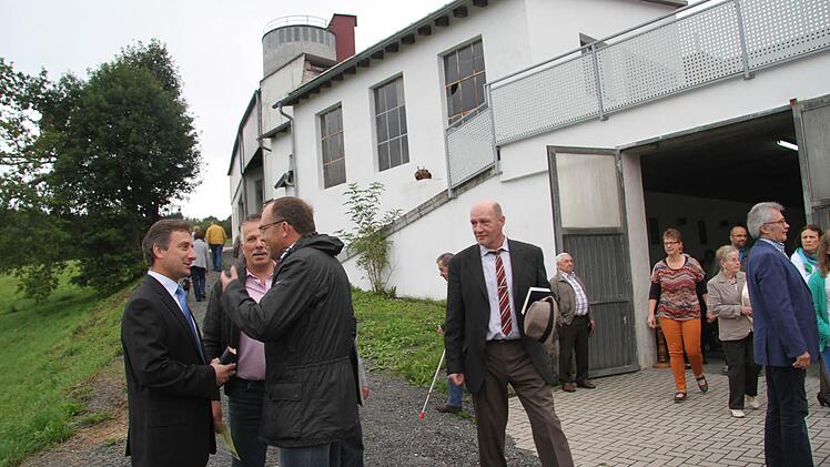Der Kirchweih-Gottesdienst 2014 fand in der alten Fabrikhalle in Wartenfels statt.