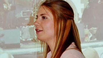 Ramona Seufert (19) aus Sulzthal überraschte die Jury mit Gesang.   Foto: Sigismund von Dobschütz