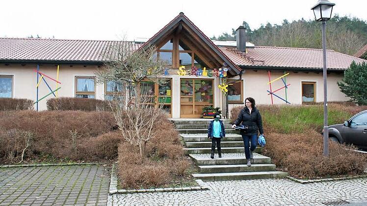 Der Weingartsgreuther Kindergarten "Kleine Strolche" feiert am 9. Mai dieses Jahres sein 20-jähriges Bestehen. Früher war er überbelegt, mittlerweile werden die geburtenschwachen Jahrgänge betreut. Dennoch wird an dem Betreuungsangebot wohl nichts geändert werden. Foto: Evi Seeger