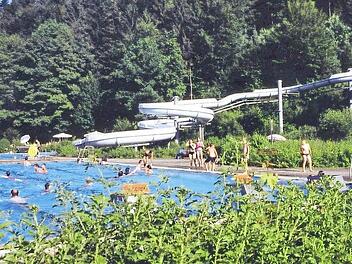 Das Wirsberger Sommerbad soll in Zukunft mit einer Photovoltaikanlage seinen eigenen Strom erzeugen. Foto: Archiv