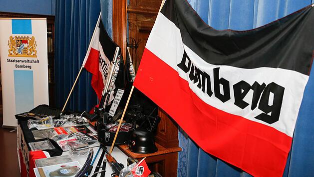 Die Ermittlungen der Staatsanwaltschaft Bamberg in der Neonazi-Szene haben auch zum Verbot des rechtsextremistischen Netzwerks "Weisse W&ouml;lfe Terrorcrew" gef&uuml;hrt.  Foto: Matthias Hoch/Archiv