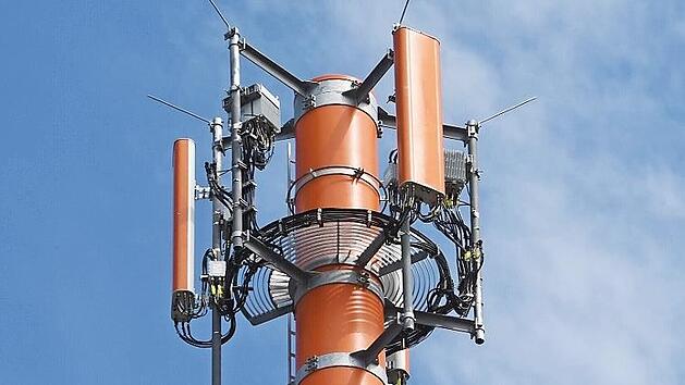 Gefährlich oder nicht? Über die Strahlenbelastung sowie die Vor- und Nachteile eines Mobilfunkmastes gingen die Meinungen bei der Bürgerversammlung in Mainleus auseinander.