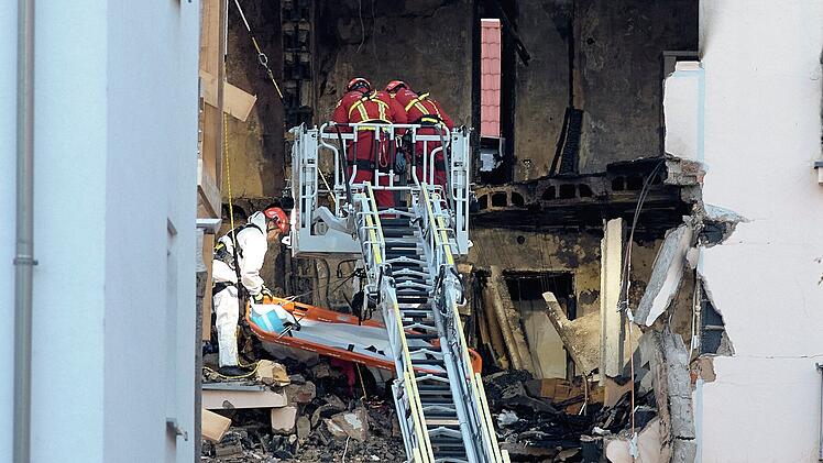 Explosion zerst&ouml;rt Wohnhaus in Regensburg