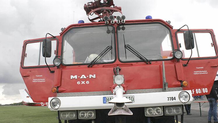 Einsatzbereit - die Flughafenfeuerwehr.