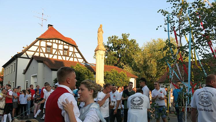 Beim Betzenaustanzen in Effeltrich Foto: Dagmar Niemann