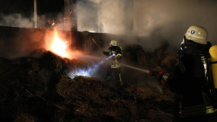 Eindrücke vom Brand in Haard in der Nacht auf Sonntag. Foto: Ralf Ruppert