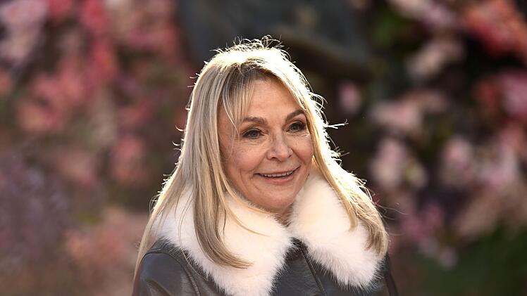 Ob ein f&uuml;nfter "Bridget Jones"-Film kommt, h&auml;ngt auch stark davon ab, ob Vorlagen-Autorin Helen Fielding einen f&uuml;nften "Bridget Jones"-Roman schreibt.