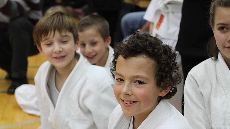 Auch die Judo Gruppe war unter der Leitung von Andreas Hempfling bei der vorweihnachtlichen Feier zugegen. Foto: Michael Wunder