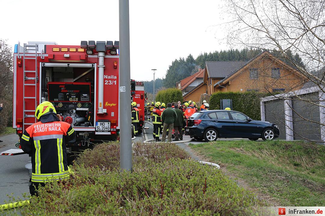 Kellerbrand in Naila: Feuerwehr rettet Tiere aus Wohnhaus