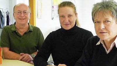 Günter Feiler, Katja Leonhardt und Leonore vom Hofe  Foto: Caritas Haßberge