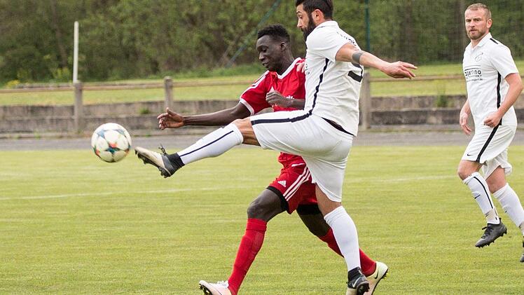 Szene vom Kreisliga-Spiel TSV Weißenbrunn - SpVgg Lettenreuth. Foto: Heinrich Weiß