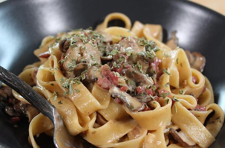 Nudeln mit Speck und Pilzen: Unsere Pasta Jäger Art