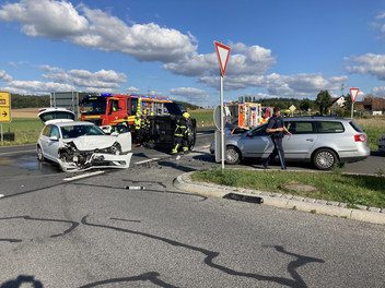 Verletzte nach Verkehrsunfall bei Ahorn