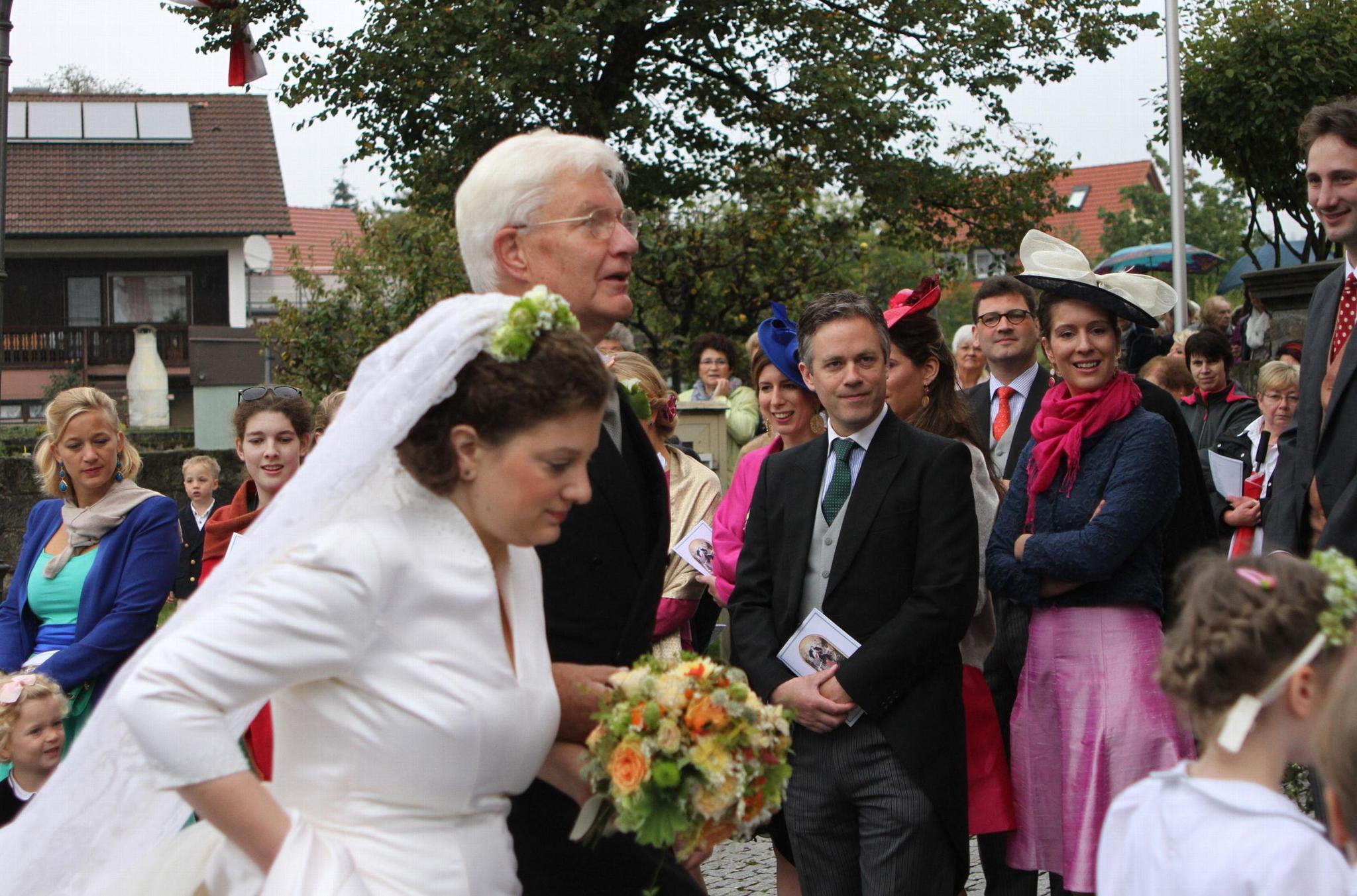 StauffenbergEnkelin feiert Hochzeit in Kirchlauter