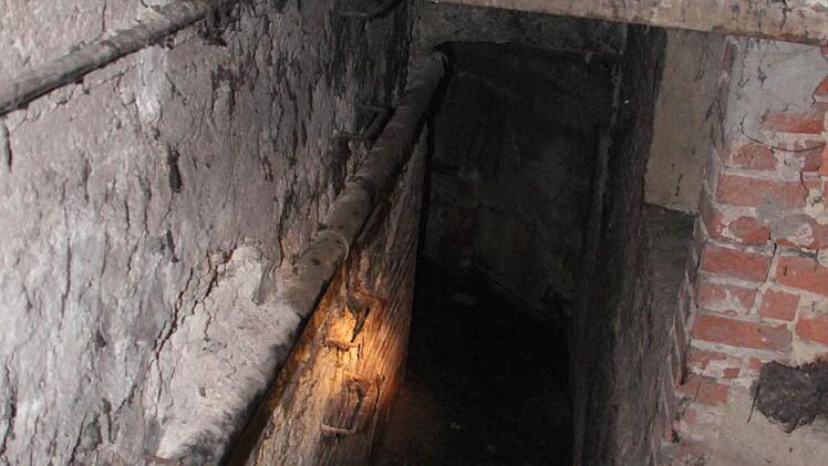 Auch hier geht es in einen Bunker. Foto: Jürgen Gärtner