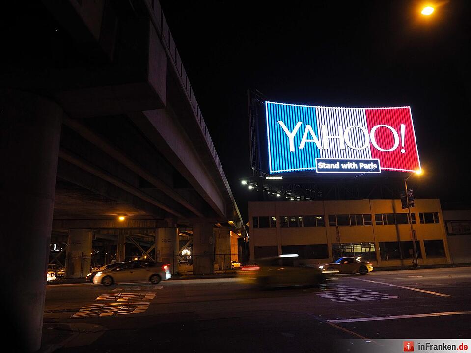 Weltweit gedenken Menschen den Opfer des Terrors von Paris