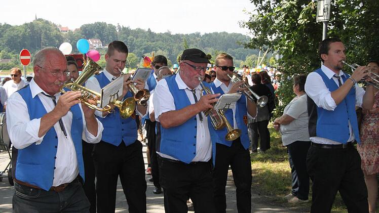 Die Mainleuser Schule feierte am Samstag ein wunderschönes Wiesenfest. Foto: Stephan Tiroch