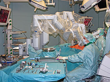 Würzburg: OP-Roboter selbst steuern - Uniklinikum lädt zu Informationstag ein Würzburg: OP-Roboter selbst steuern - Uniklinikum lädt zu Informationstag ein