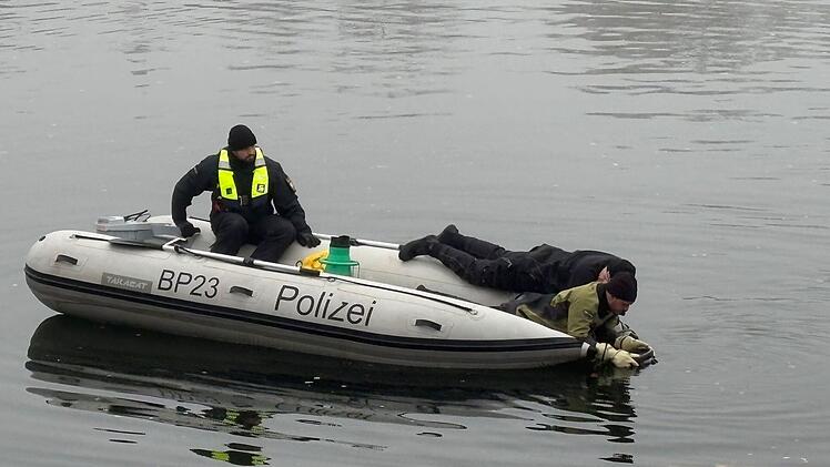 Dittelbrunn: Wo ist Jakub (18)? - Gro&szlig;e Suchaktion am Main in Eisesk&auml;lte