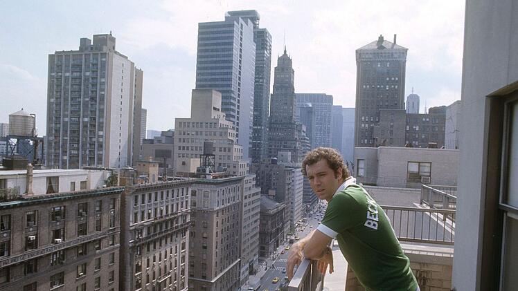 1977 wechselte Franz Beckenbauer nach New York. Sein Abschied aus M&uuml;nchen war von einigen Misst&ouml;nen begleitet.