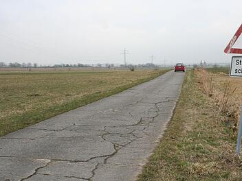 Das ist die Gemeindeverbindungsstraße zwischen Schirnsdorf und Horbach. Wie man damit verfahren wird, ist noch offen, Foto: Evi Seeger