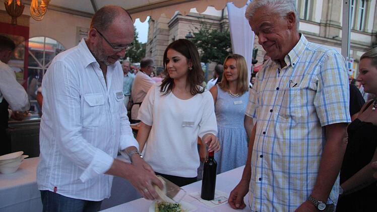 BR-Verlagsleiter Bernd Seidel war für den Parmesan zuständig. Foto: Sonja Adam