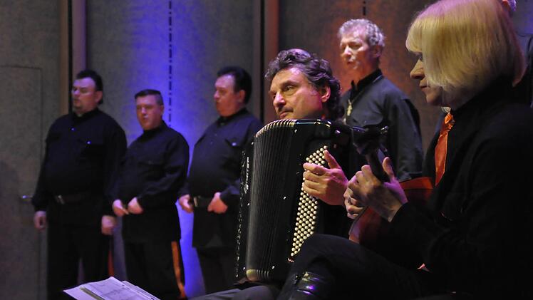 Der Schwarzmeer Kosaken-Chor gehört zur Königsklasse seines Genres.  Fotos: Peter Klopf