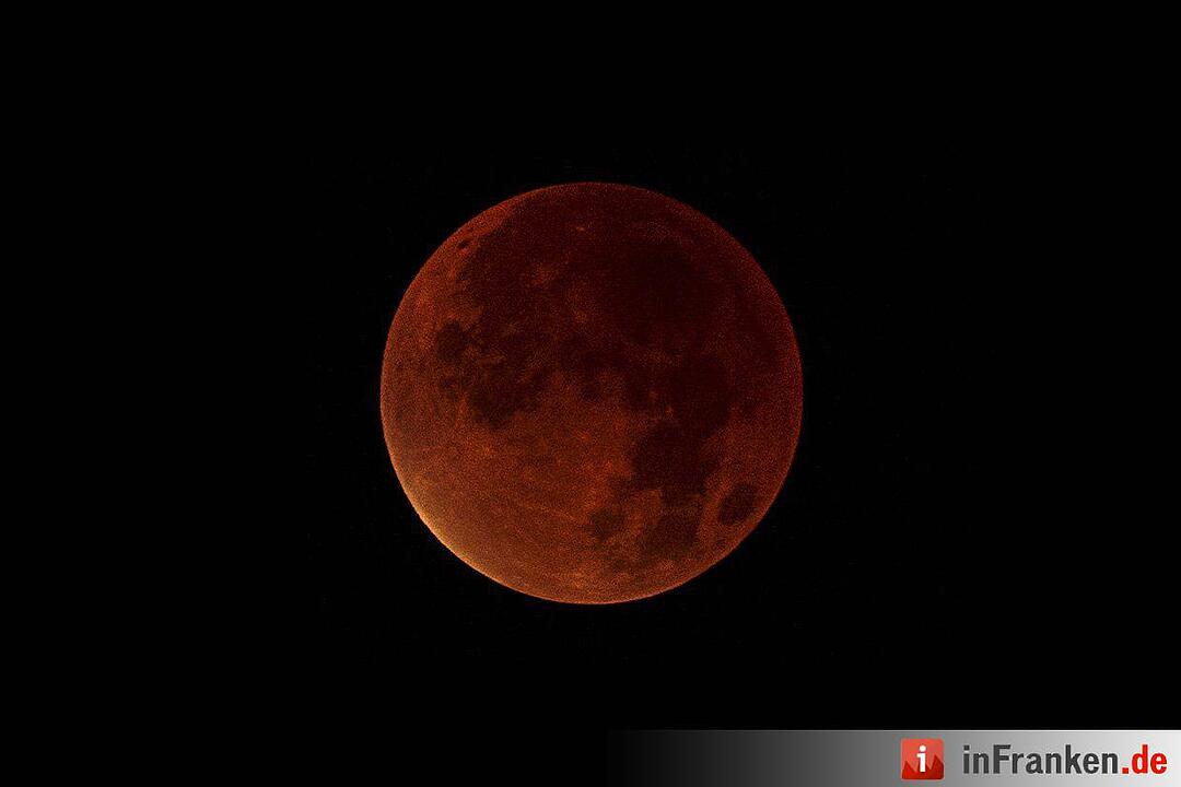 Leserfotos: Blutmond über Franken
