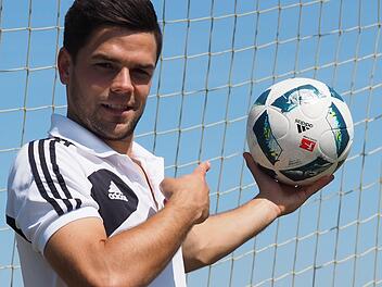 Victor Kleinhenz (im Bild) wechselt wie geplant Anfang Juli ins Trainerteam des Regionalligisten TSV Aubstadt. Aber auch für den Bezirksligisten FC Thulba bleibt er tätig. Foto: Jürgen Schmitt