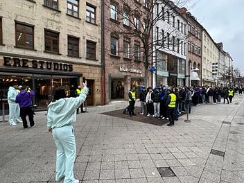 Nürnberg: Neuer Laden sorgt für Mega-Ansturm mit Polizeieinsatz - selbst Kai Pflaume meldet sich
