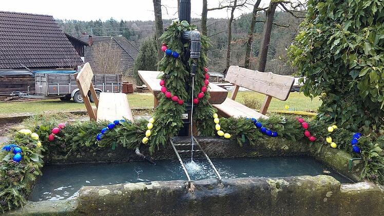 Der Osterbrunnen in Witzmannsberg Foto: Michaela Biedermann