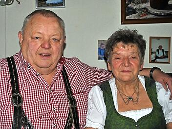 Dieter und Christine und Scheuring  Foto: Carmen Schwind