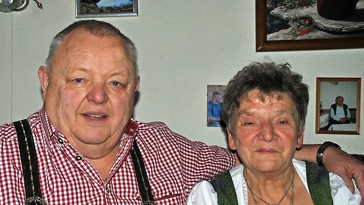 Dieter und Christine und Scheuring  Foto: Carmen Schwind