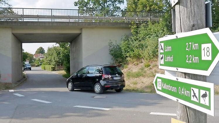 Hat ausgedient: Die schmale Unterführung für die Freiberger Straße unter der B 4 durch wird im kommenden Jahr erneuert. Foto: Berthold Köhler