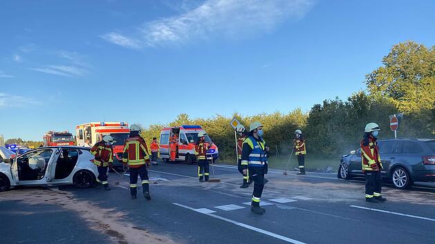Verkehrsunfall zwischen zwei Fahrzeugen