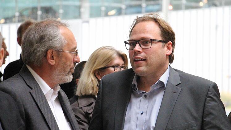 Das Atrium im Neubau des Landratsamts Erlangen-Höchstadt machte beim Richtfest Eindruck. Rund 40 Millionen Euro soll der Bau kosten. Foto: Christian Bauriedel