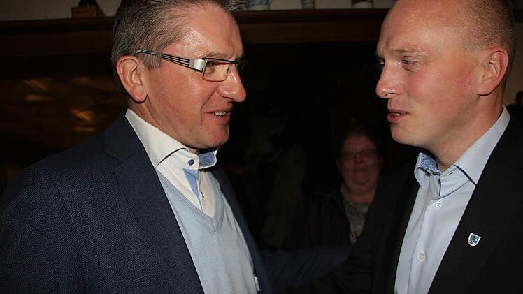 IHK-Vizepräsident Hans Rebhan mit Thomas Löffler (von links). Foto: Veronika Schadeck