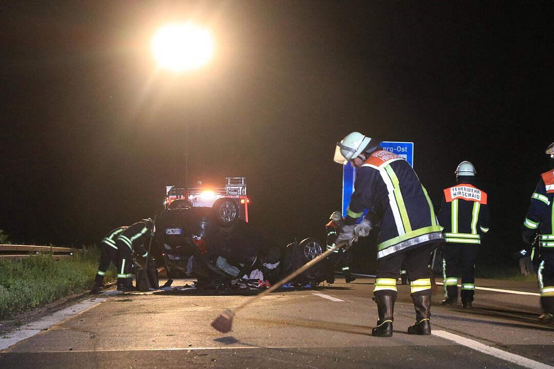 A73 bei Bamberg: Auto überschlägt sich