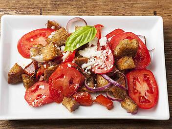 Tomaten-Brot-Salat