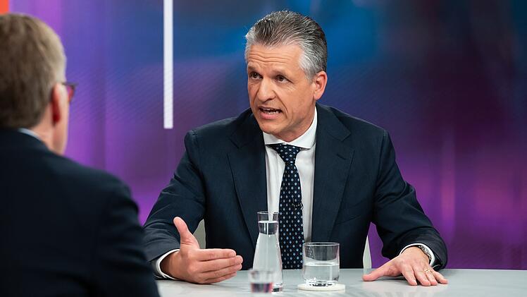 "Wir reformieren die ganze Zeit", hielt Thorsten Frei (CDU) den Kritikern in der Runde entgegen.