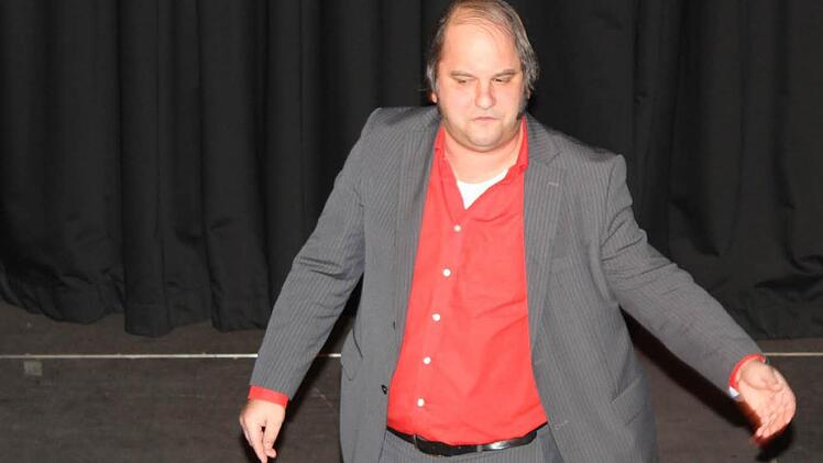 "Vom Ding her" immer übellaunig: der Humorist Matthias Egersdörfer in der Höchstadter Kulturfabrik Fotos: Rudolf Görtler