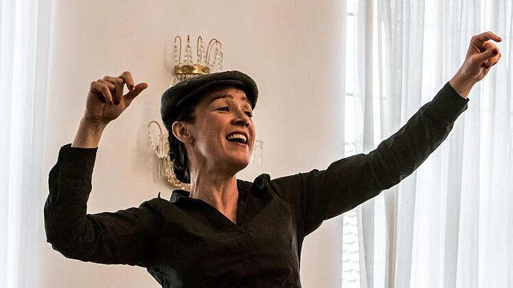 Impressionen von Anja Lenßens Brecht-Programm beim Rodacher RückertkreisFoto: Jochen Berger