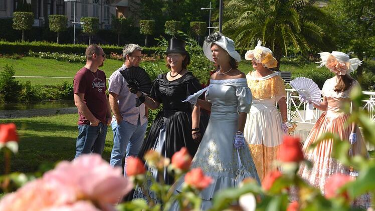 Historische Persönlichkeiten im Rosengarten Foto: Peter Rauch