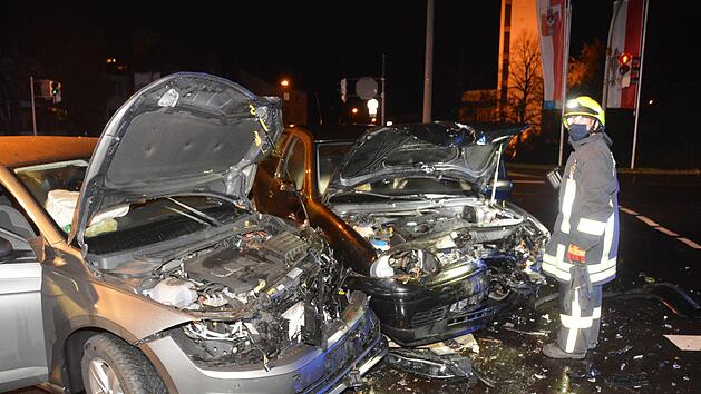 Ein schwerer Unfall ereignete sich am Freitagabend an der Garitzer Kreuzung. Foto: Peter Rauch