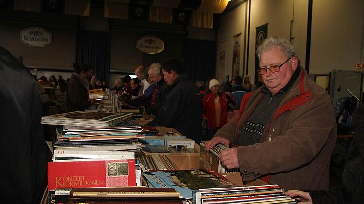 Tausende von Platten, Bücher, DVDs und CDs luden nach Herzenslust zum Stöbern ein.