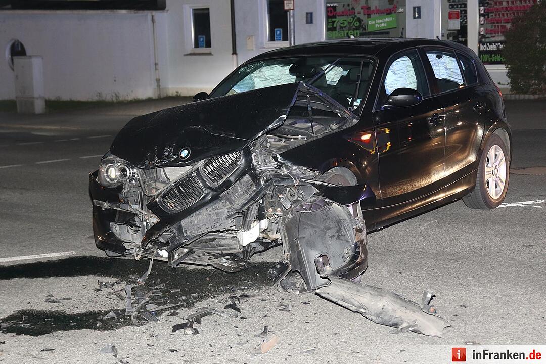 Coburg: Zwei Autos kollidieren an Kreuzung – zwei Verletzte