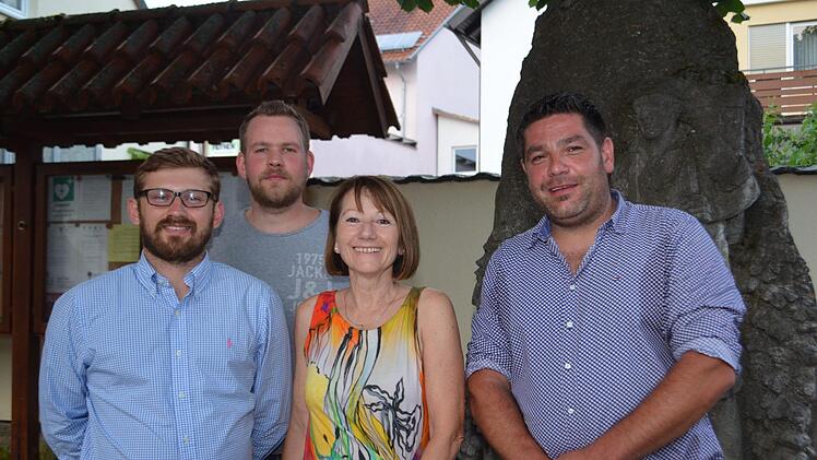 Der neue Ortsvorstand des Ramsthaler CSU-Ortsverbandes: (von links) stellvertretender Vorsitzender Jan Gawlik, Schriftführer Sebastian Greubel, Schatzmeisterin Gertrud Weisensel und Vorsitzender Daniel Lohfink. Nicht im Bild ist zweiter Stellvertreter Oliver Mehler.  Foto: Andreas Lomb