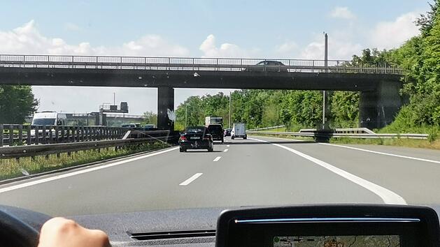 Autobahn, Autobahnbrücke, Sperrung, Vollsperrung, Bauarbeiten