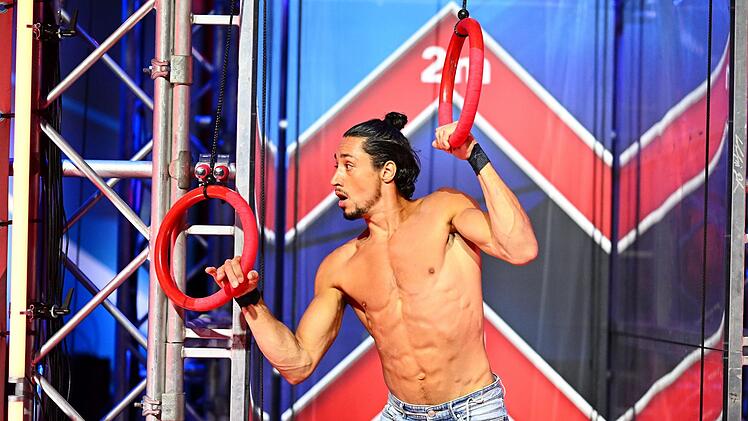 Stage 2 hatte ein mutiples Drama erzeugt: Am letzten der fünf Hindernisse, der unsichtbaren Leiter, scheiterten acht Finalisten. Auch Top-Favorit René Casselly schied aus.