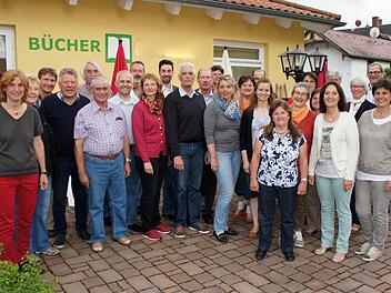 So sehen Sieger aus: In den nächsten vier Jahren können sich die Singfoniker "Leistungschor" nennen. Foto: privat